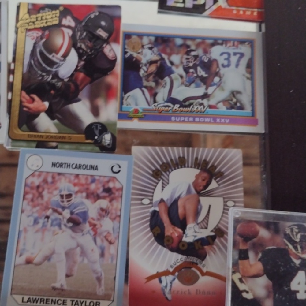 Brett Favre Rookie &Assorted Football Trading Cards Collection - Picture 4 of 6